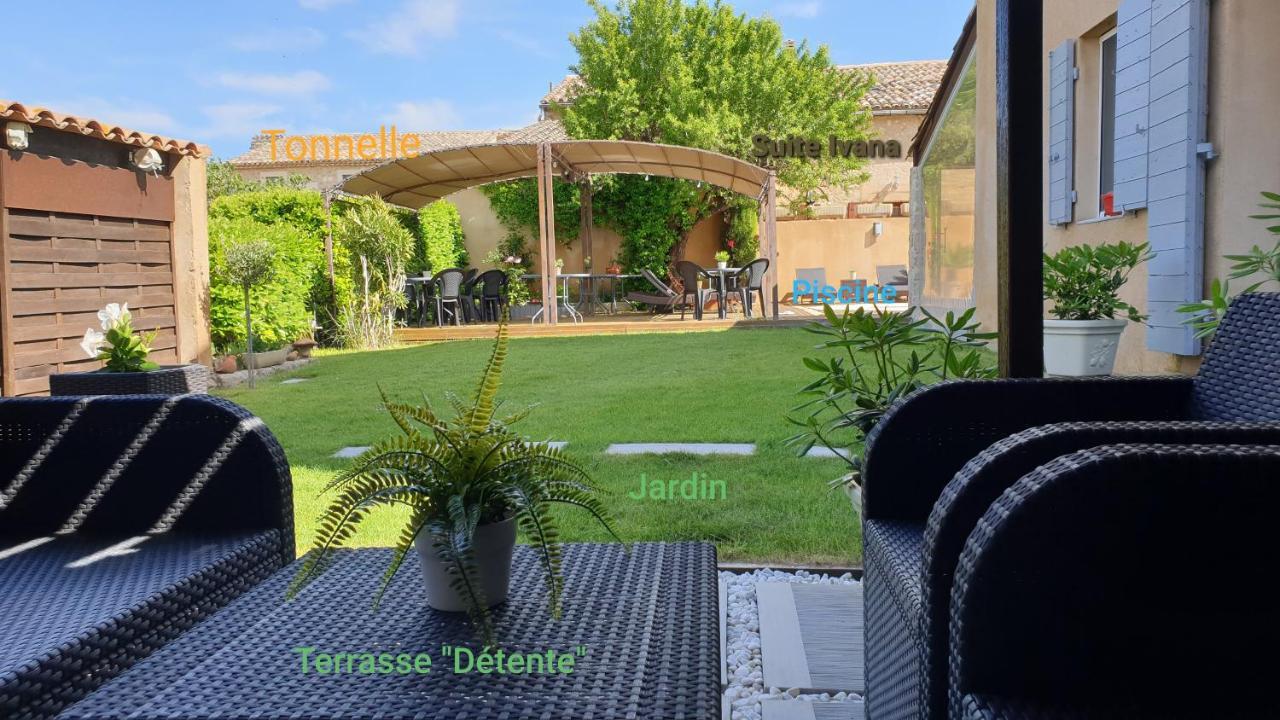 Oppède Le Jardin D'Ivana Chambres D'Hotes B&B Avec Piscine Chauffee المظهر الخارجي الصورة