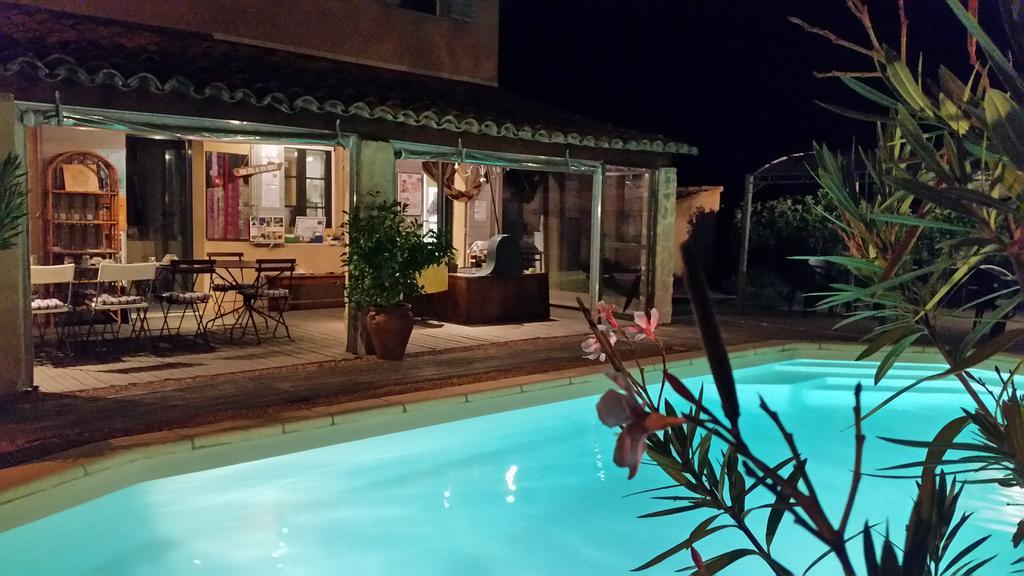 Oppède Le Jardin D'Ivana Chambres D'Hotes B&B Avec Piscine Chauffee المظهر الخارجي الصورة